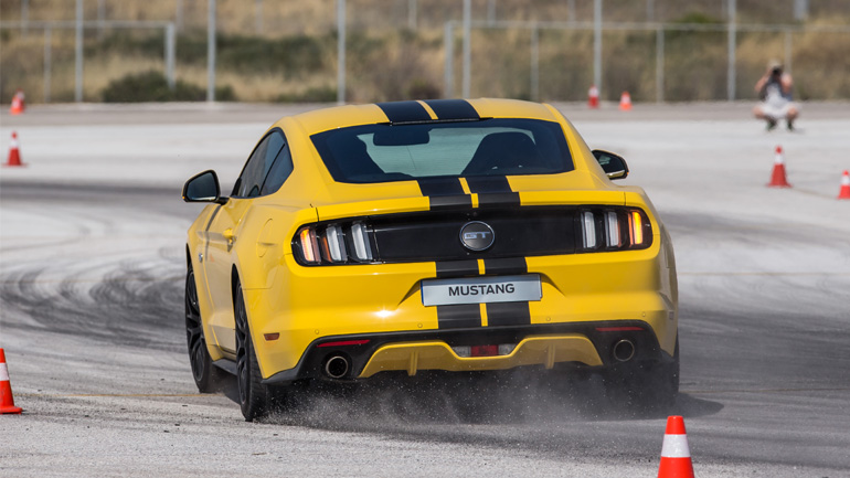 Έλιωσαν… 160 ελαστικά στο Ελληνικό με Ford Mustang, Ford RS και Ford ST